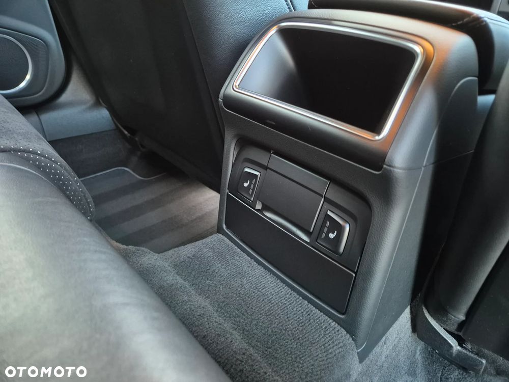 Audi A4 Avant 2.0 TDI DPF clean diesel multitronic S line Sportpaket - 24