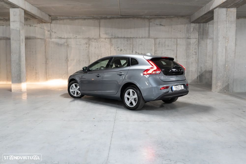 Volvo V40 2.0 D2 Kinetic Geartronic - 5