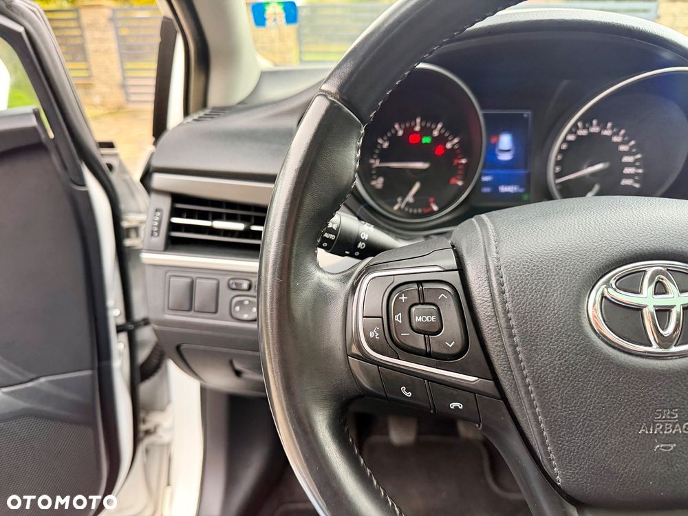 Toyota Avensis Touring Sports 1.8 Executive - 17