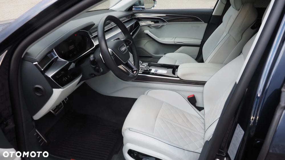 Audi S8 - 13