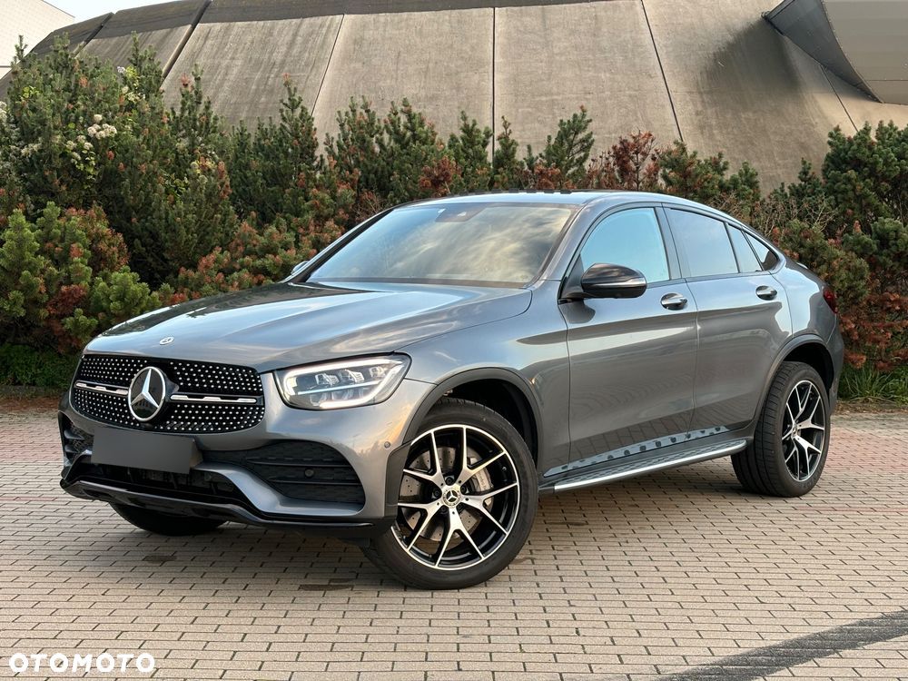 Mercedes-Benz GLC 300 e 4Matic 9G-TRONIC AMG Line - 1