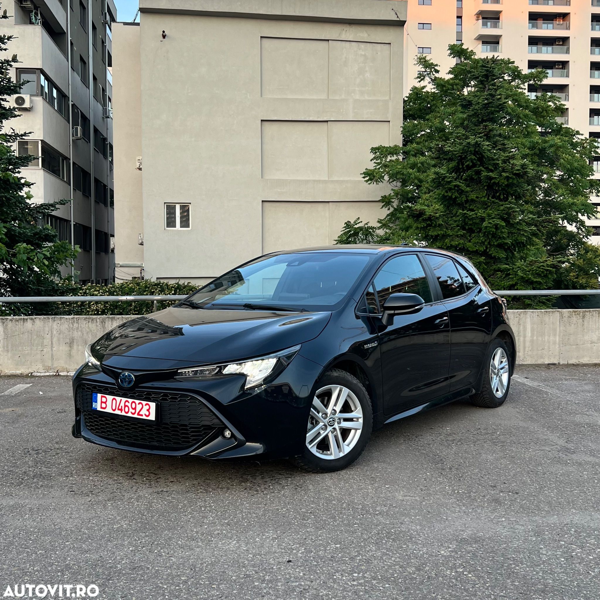 Toyota Corolla 1.8 HSD Business - 1
