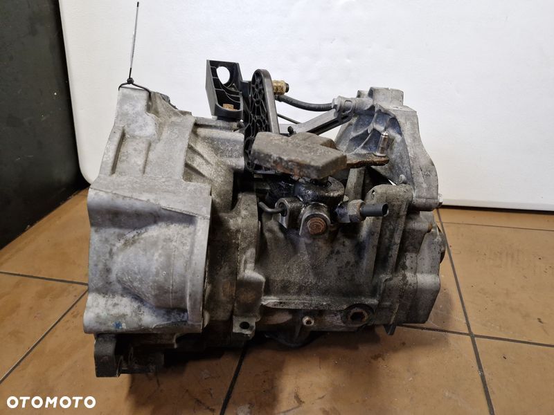 VOLKSWAGEN PASSAT CC A3 8P 1.8 TSI SKRZYNIA BIEGÓW MANUAL 6B JWX - 5