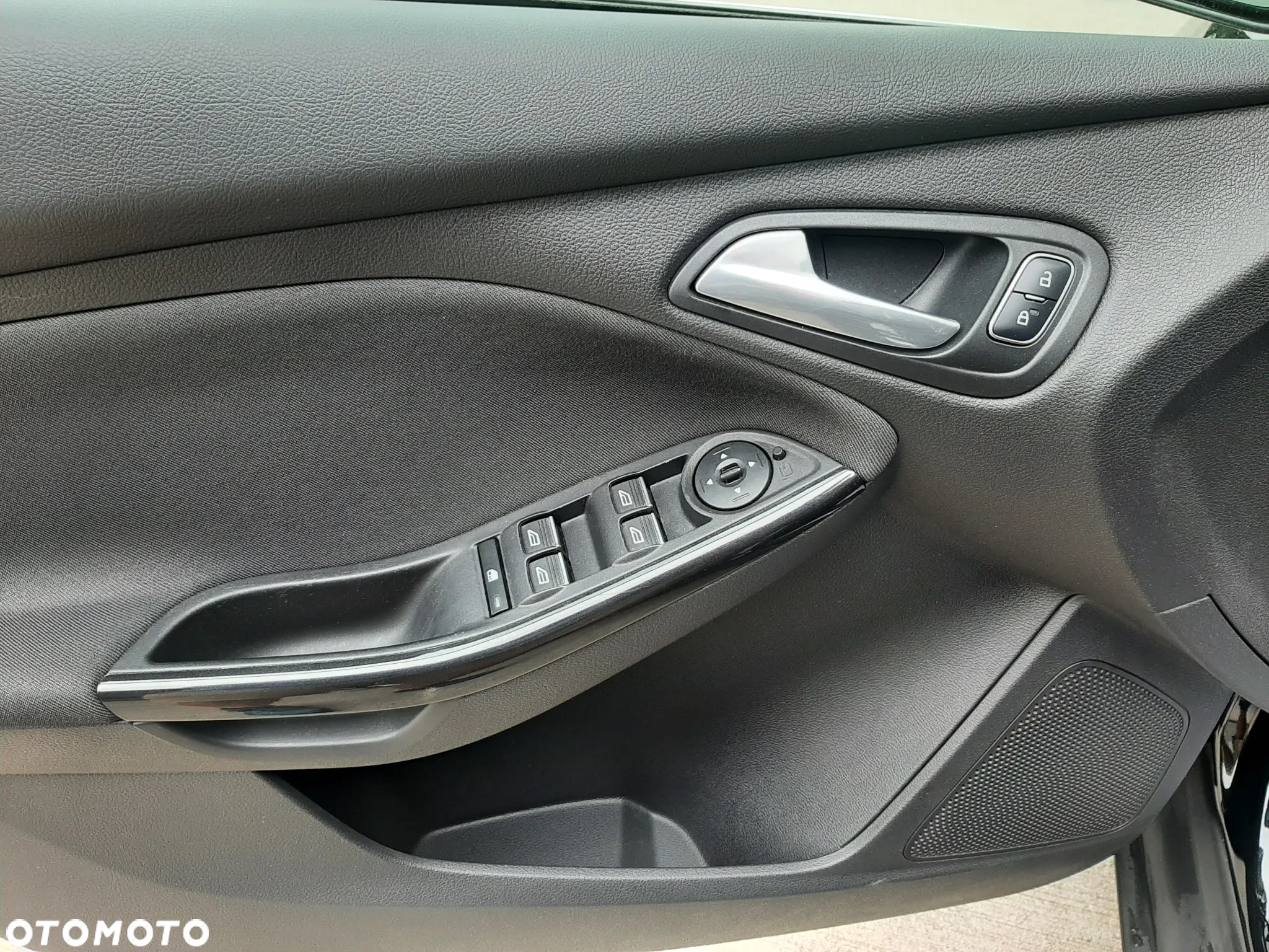 Ford Focus Turnier 1.5 EcoBoost Start-Stopp-System TITANIUM - 10