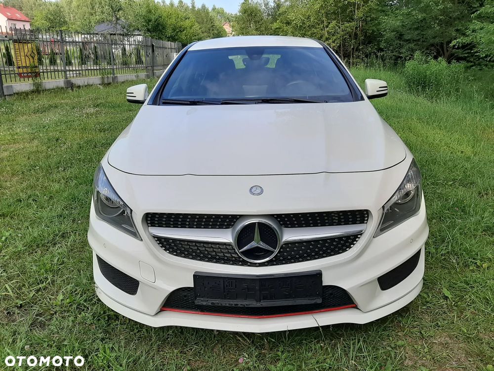 Mercedes-Benz CLA 180 AMG Line - 2