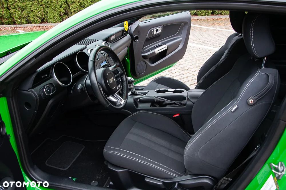 Ford Mustang - 26