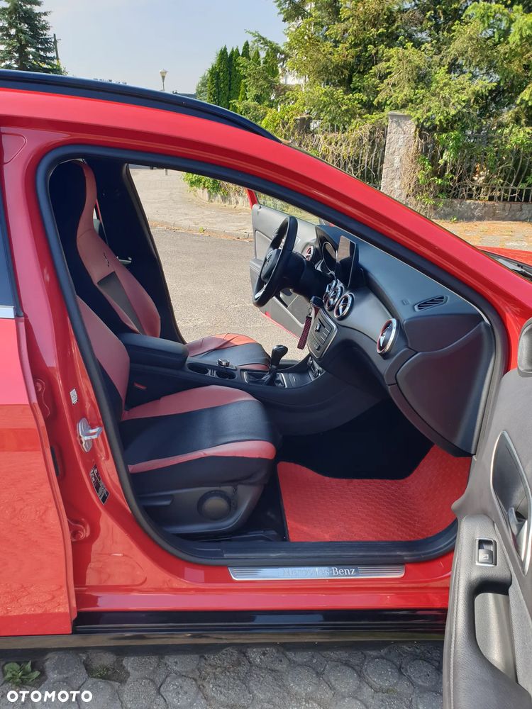 Mercedes-Benz GLA 200 d - 15