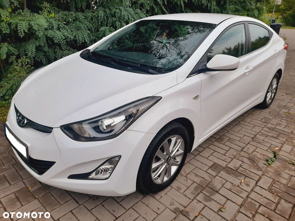 Hyundai Elantra 1.6 Comfort - 11