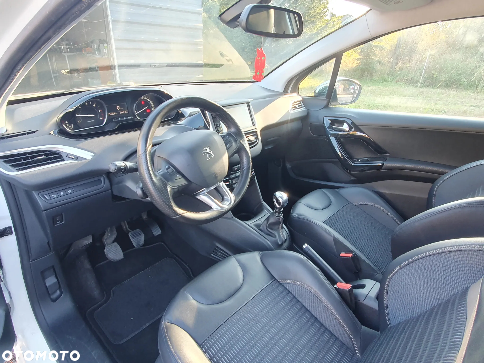 Peugeot 208 - 2
