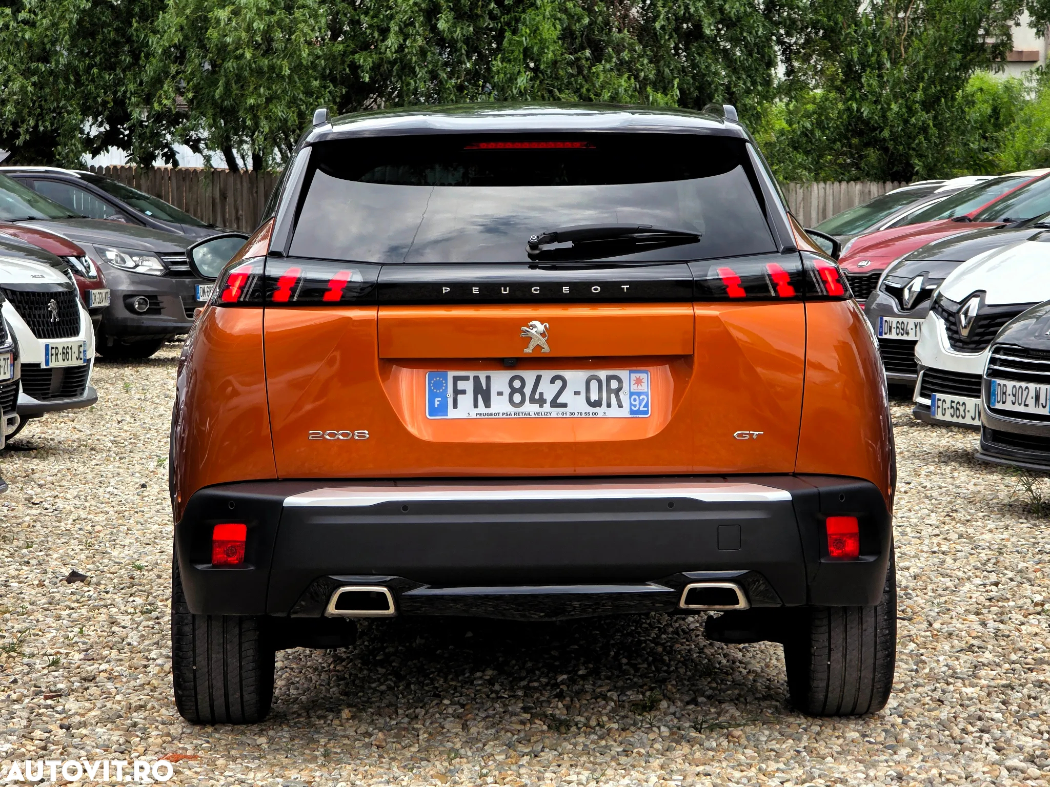 Peugeot 2008 PureTech 155 EAT8 GT Pack - 11