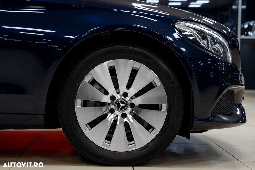 Mercedes-Benz C 200 4Matic 9G-TRONIC Exclusive - 12