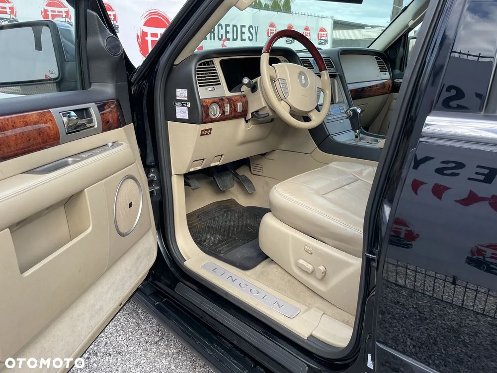 Lincoln Navigator 5.4 4WD - 17