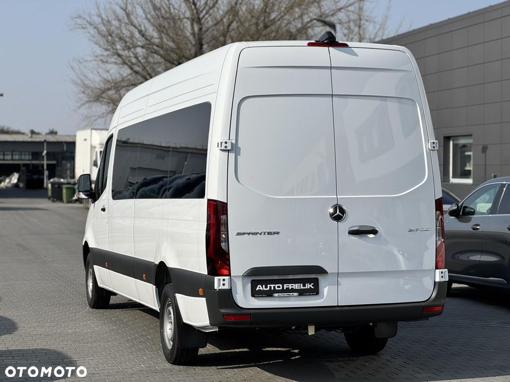 Mercedes-Benz Sprinter - 5