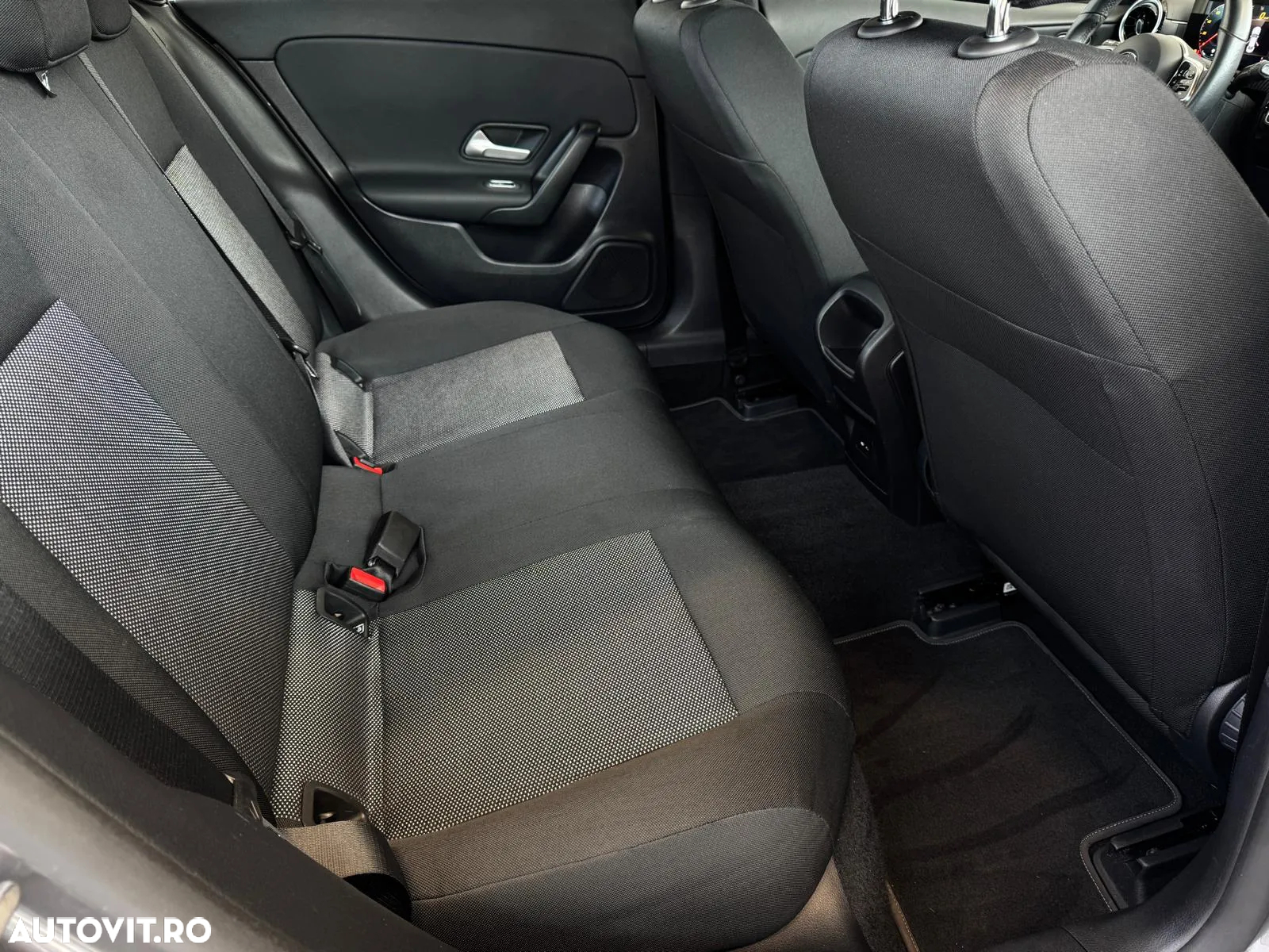 Mercedes-Benz CLA 180 d 7G-DCT - 12
