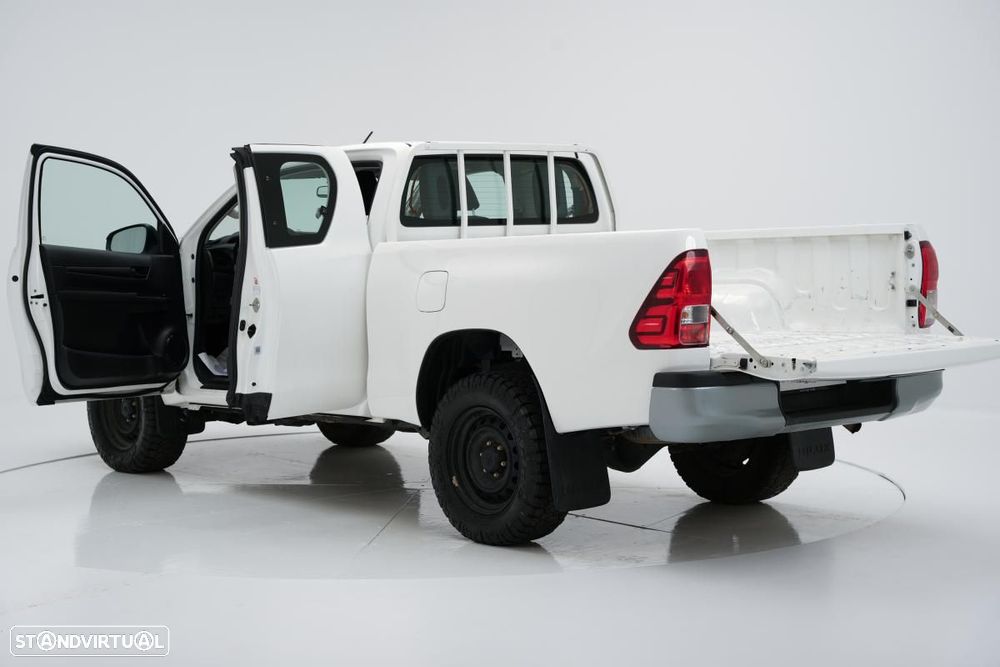 Toyota Hilux 2.4 D-4D 4WD CE c/iva - 4