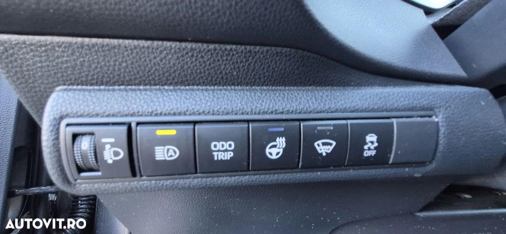 Toyota Corolla - 12