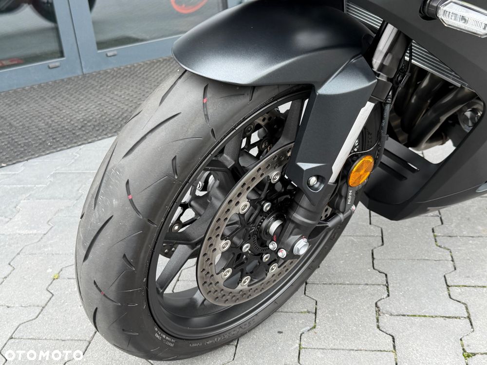 Honda CBR - 37