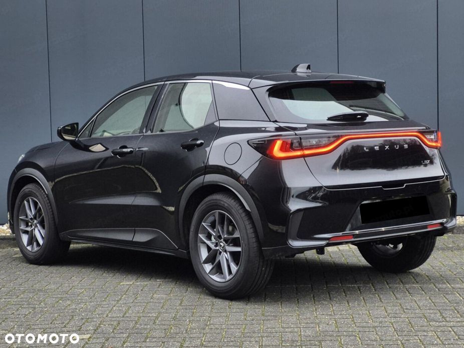 Lexus LBX 1.5 Hybrid - 4