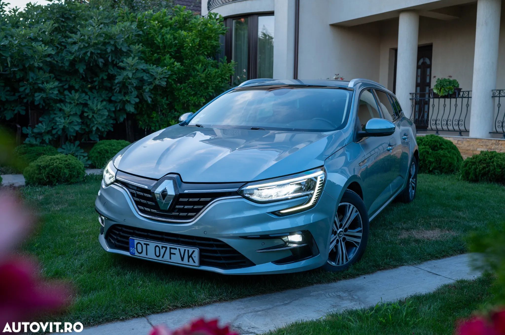 Renault Megane BLUE dCi 115 EDC INTENS - 1