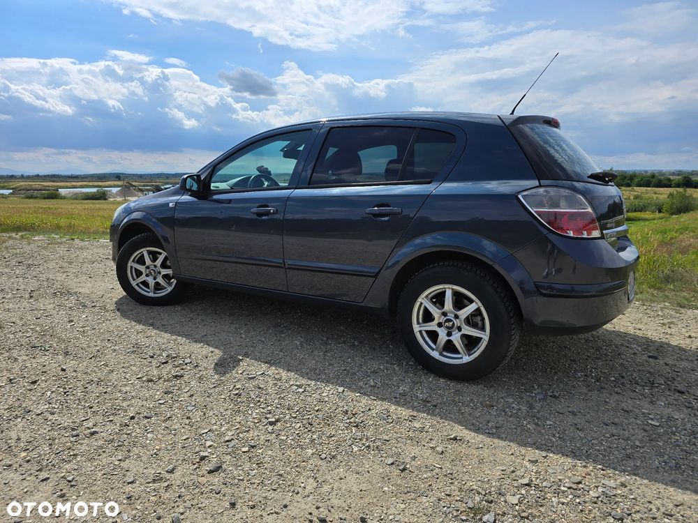 Opel Astra 2008 photo 4