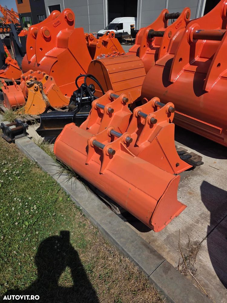Hitachi ZX33U-6, 2023, 1.905 ore, Masa operationala 3,7 tone, CUPLA RAPIDA HIDRAULICA si 3 CUPE NOI, Lama nivelare, ad sapare 3,5m, latime 1,55m, aer conditionat, antifurt, inst picon, ridica 2,7t, posibil leasing 4 ani, PROMOTIE 36.900 EUR+Tva - 33