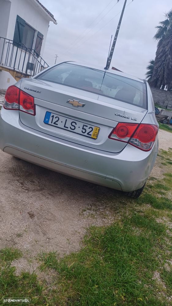 Chevrolet Cruze 1.6 LS - 2