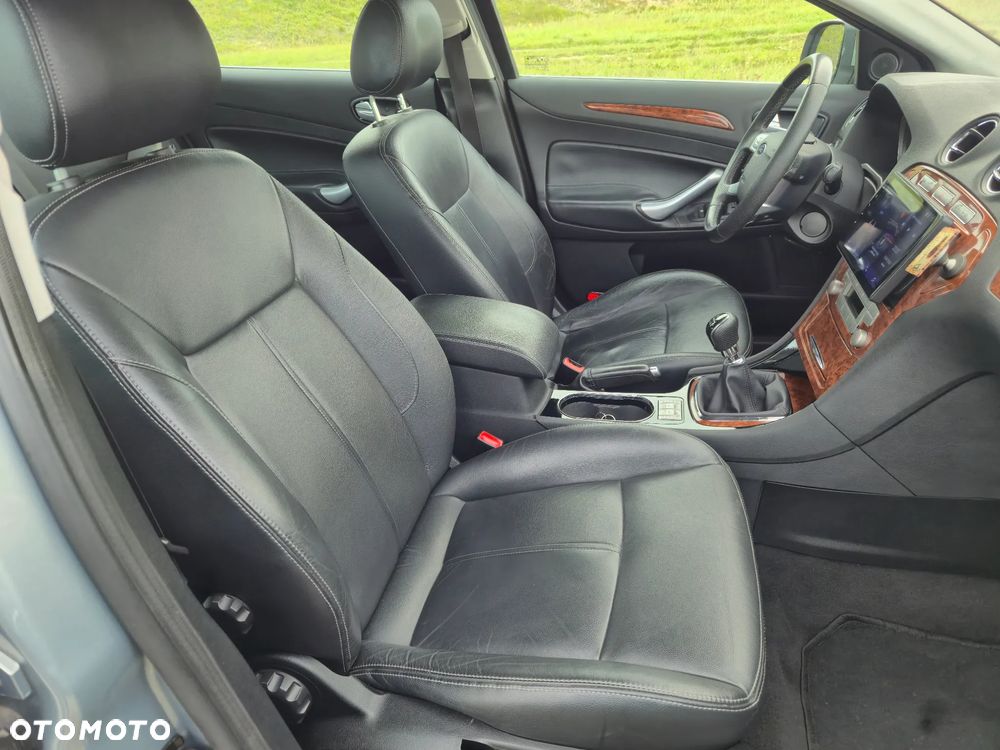 Ford Mondeo 2.5 Ghia X - 27