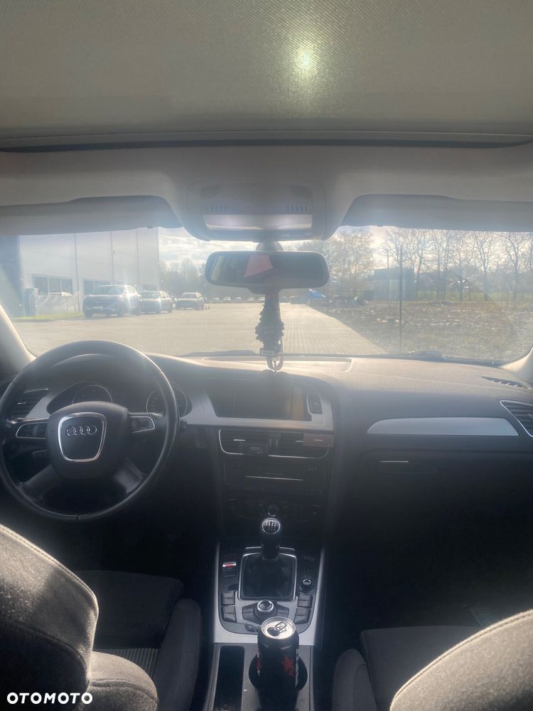 Audi A4 Avant 2.0 TDI - 10