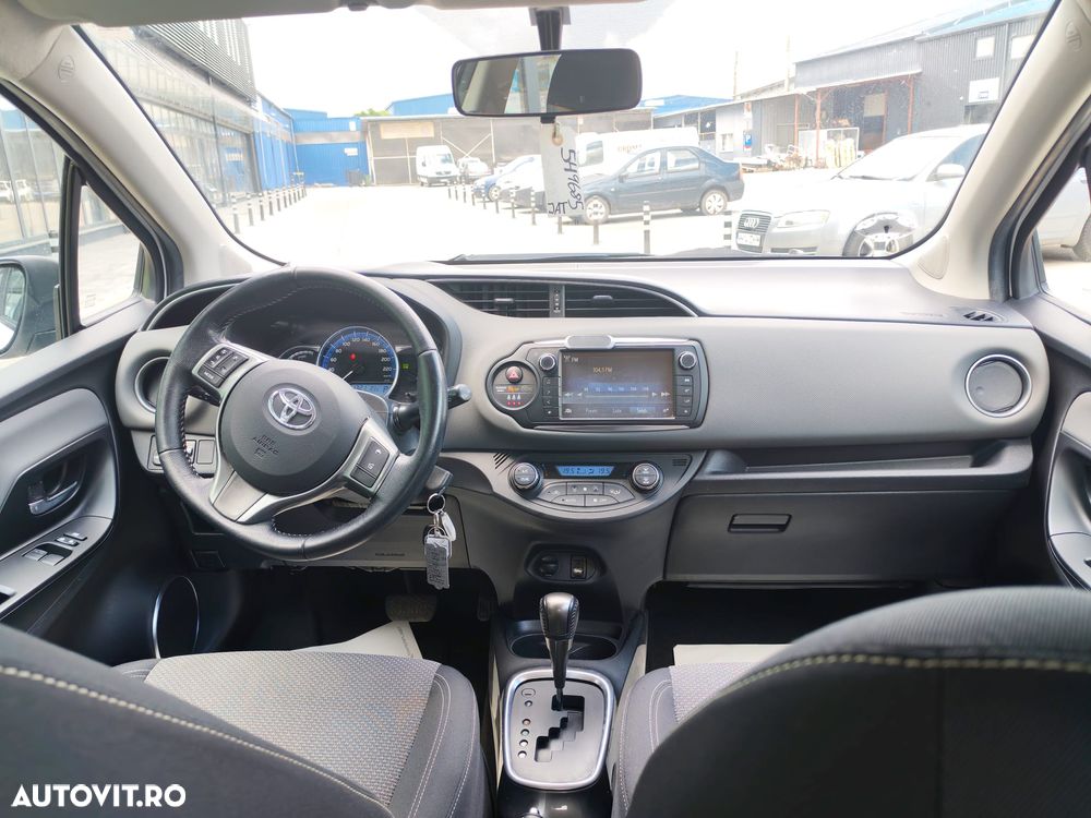 Toyota Yaris 1.5 VVT-i HSD Luna - 6