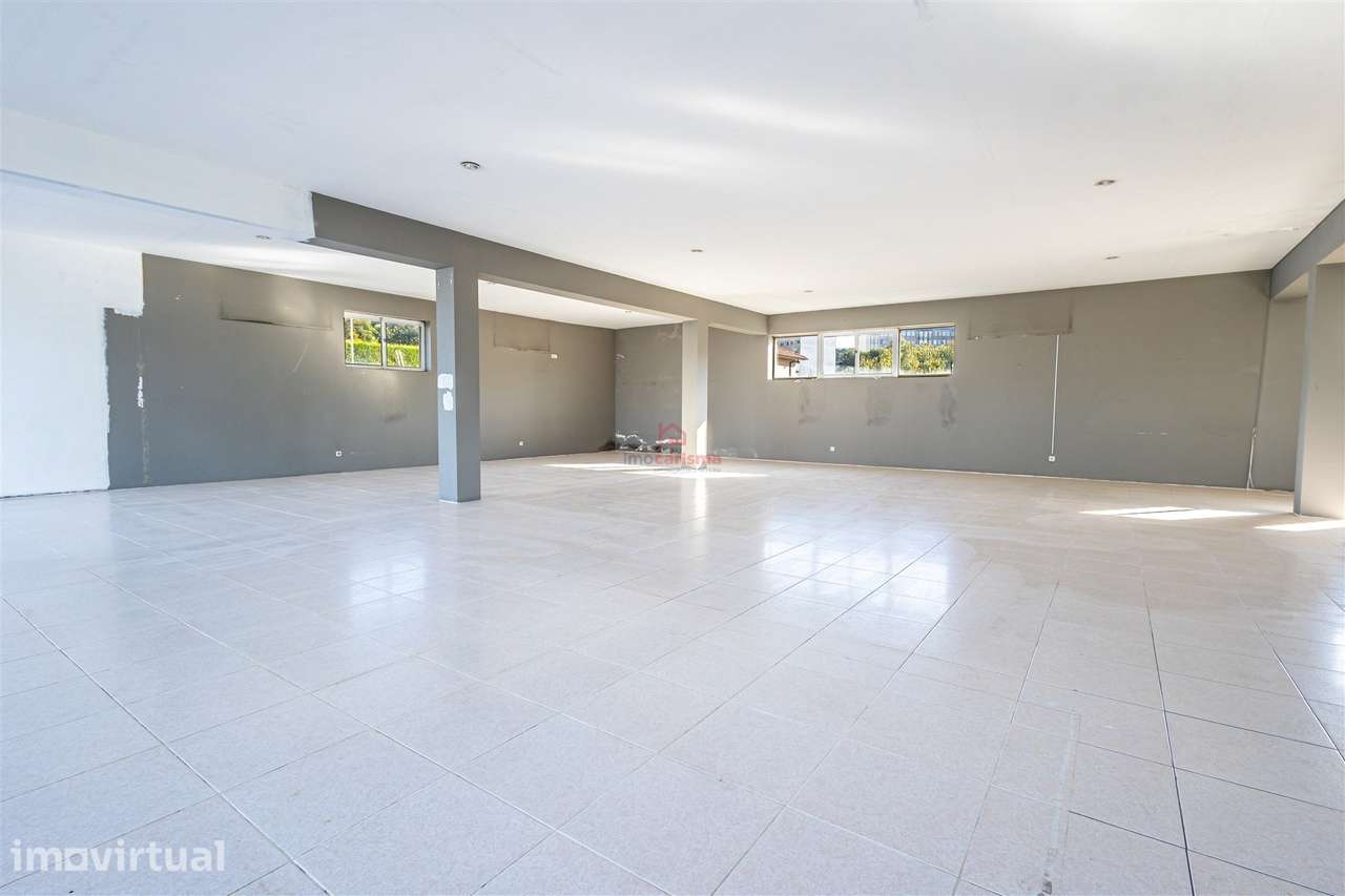 Loja com 150m2 para Arrendamento em Riba de Ave, Vila Nova de Famalicã - Grande imagem: 3/27