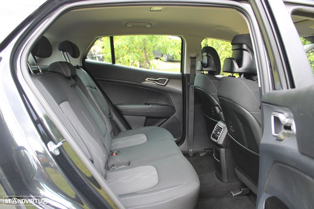 Kia Sportage 1.6 T-GDI AWD Base - 28