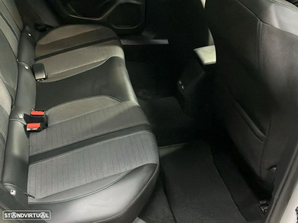 Peugeot 2008 - 18