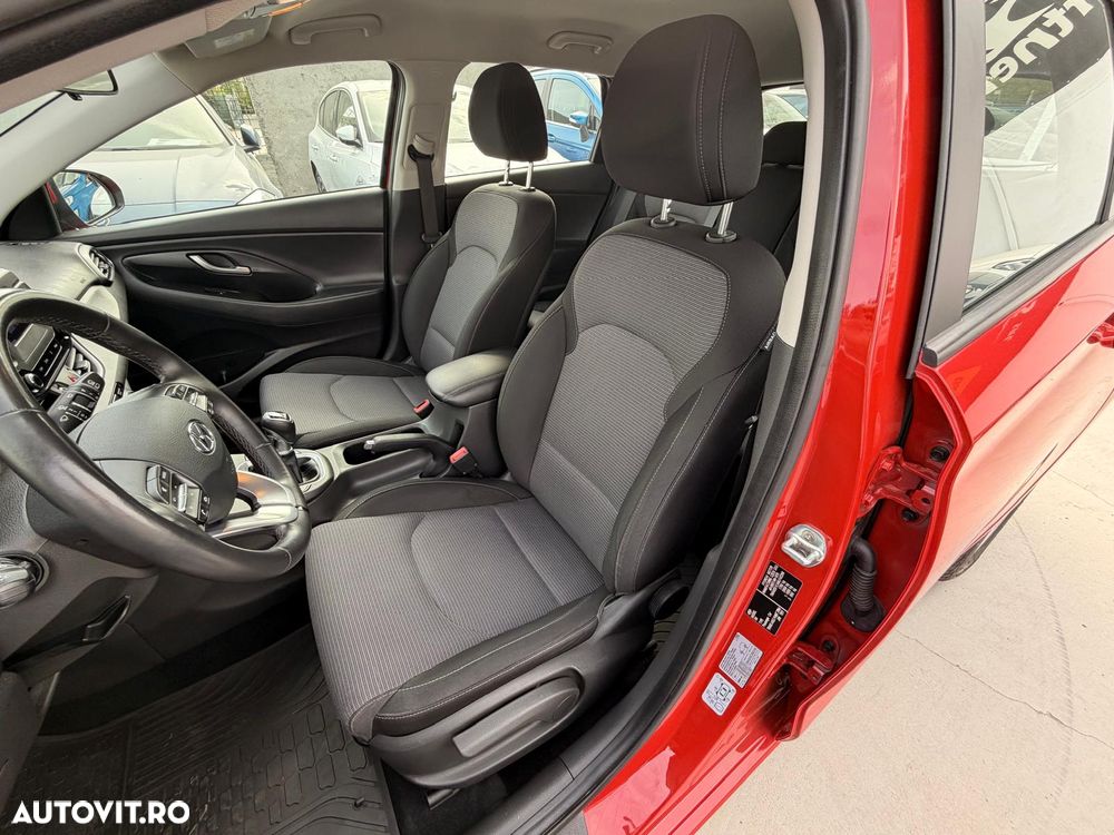 Hyundai i30 1.5 110CP 5DR M/T Comfort - 16