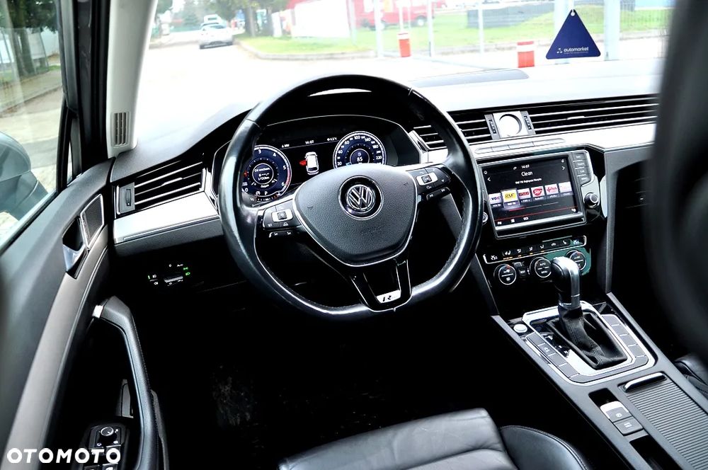 Volkswagen Passat - 28
