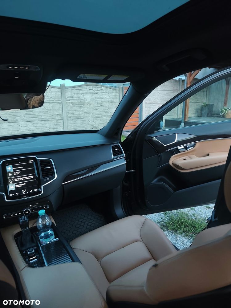 Volvo XC 90 - 7