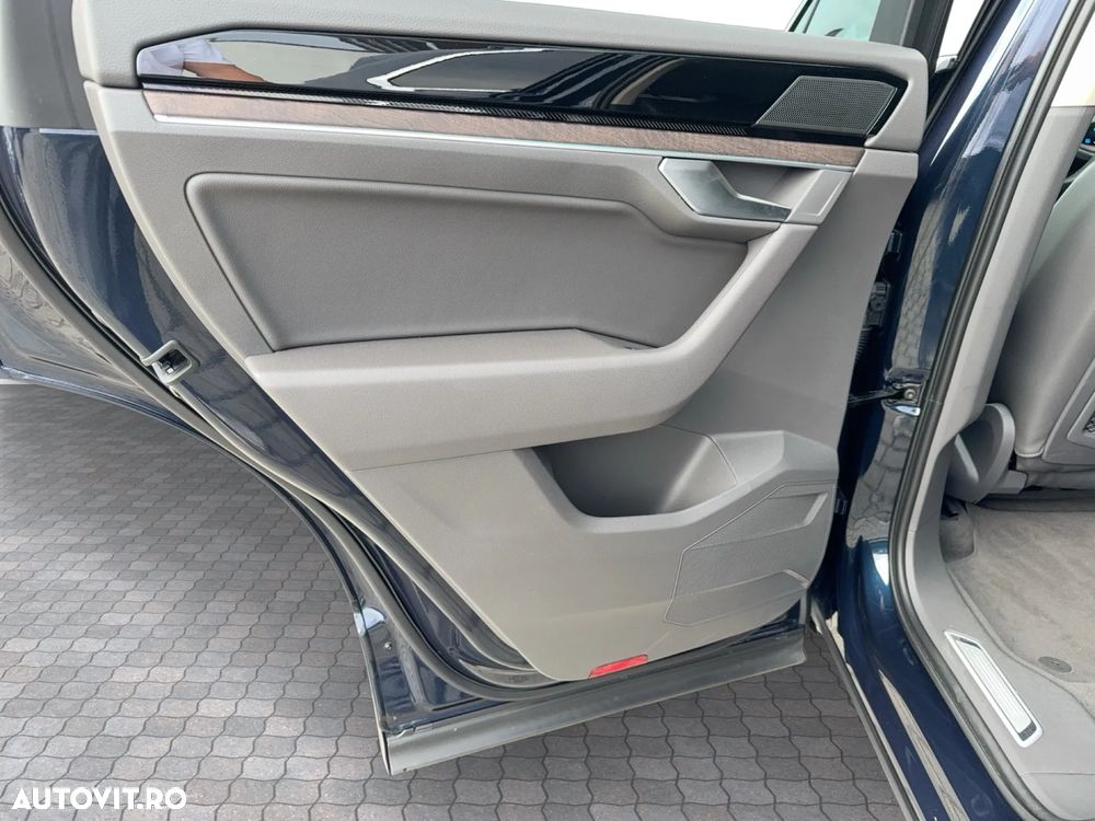 Volkswagen Touareg V6 TDI 4MOTION Elegance - 29