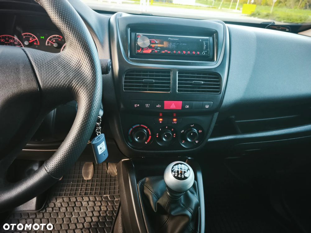 Fiat Doblo II 1.4 16V 95KM PB+LPG, Skrzynia 6-bieg., Klimatyzacja - 8