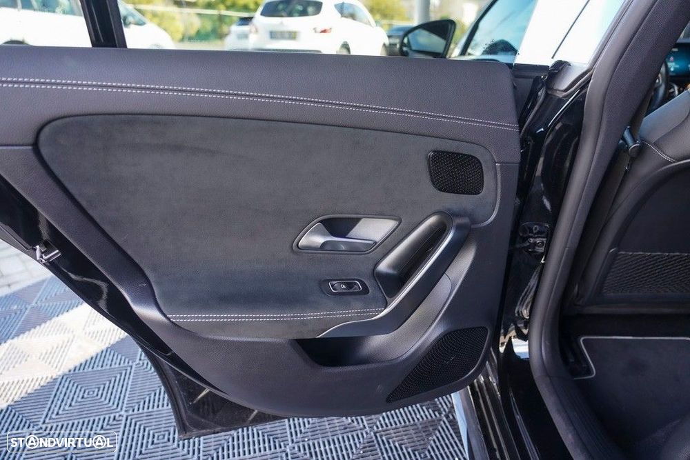 Mercedes-Benz CLA 250 e AMG Line - 55