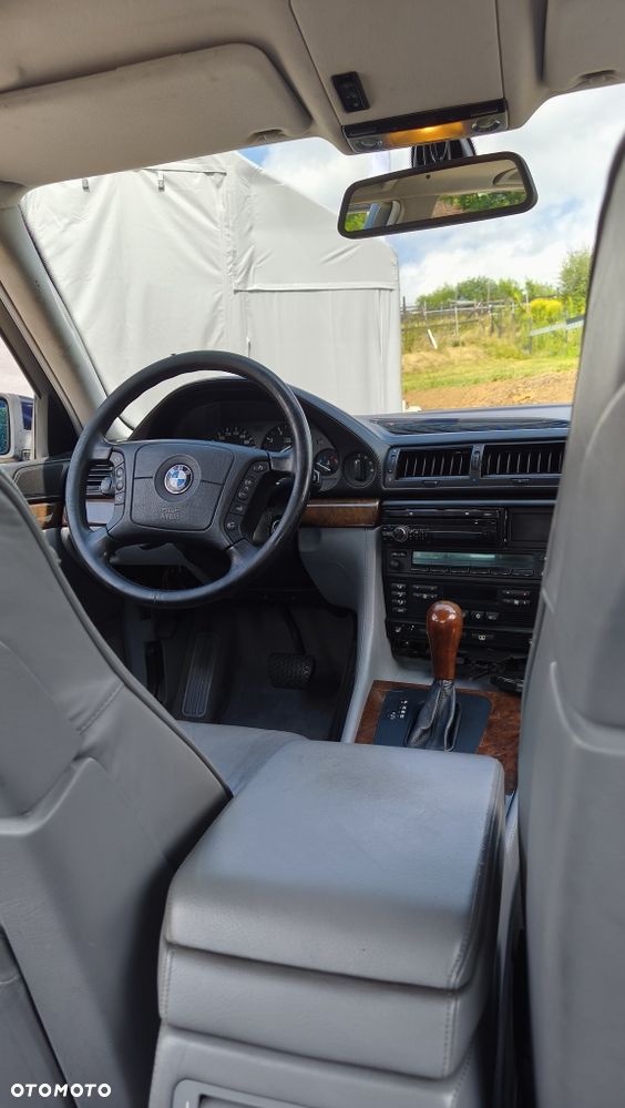 BMW Seria 7 - 8