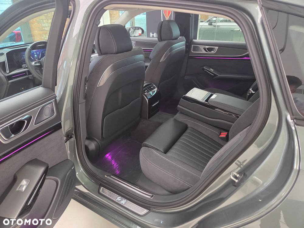 Hongqi H9 2.0T Deluxe - 22