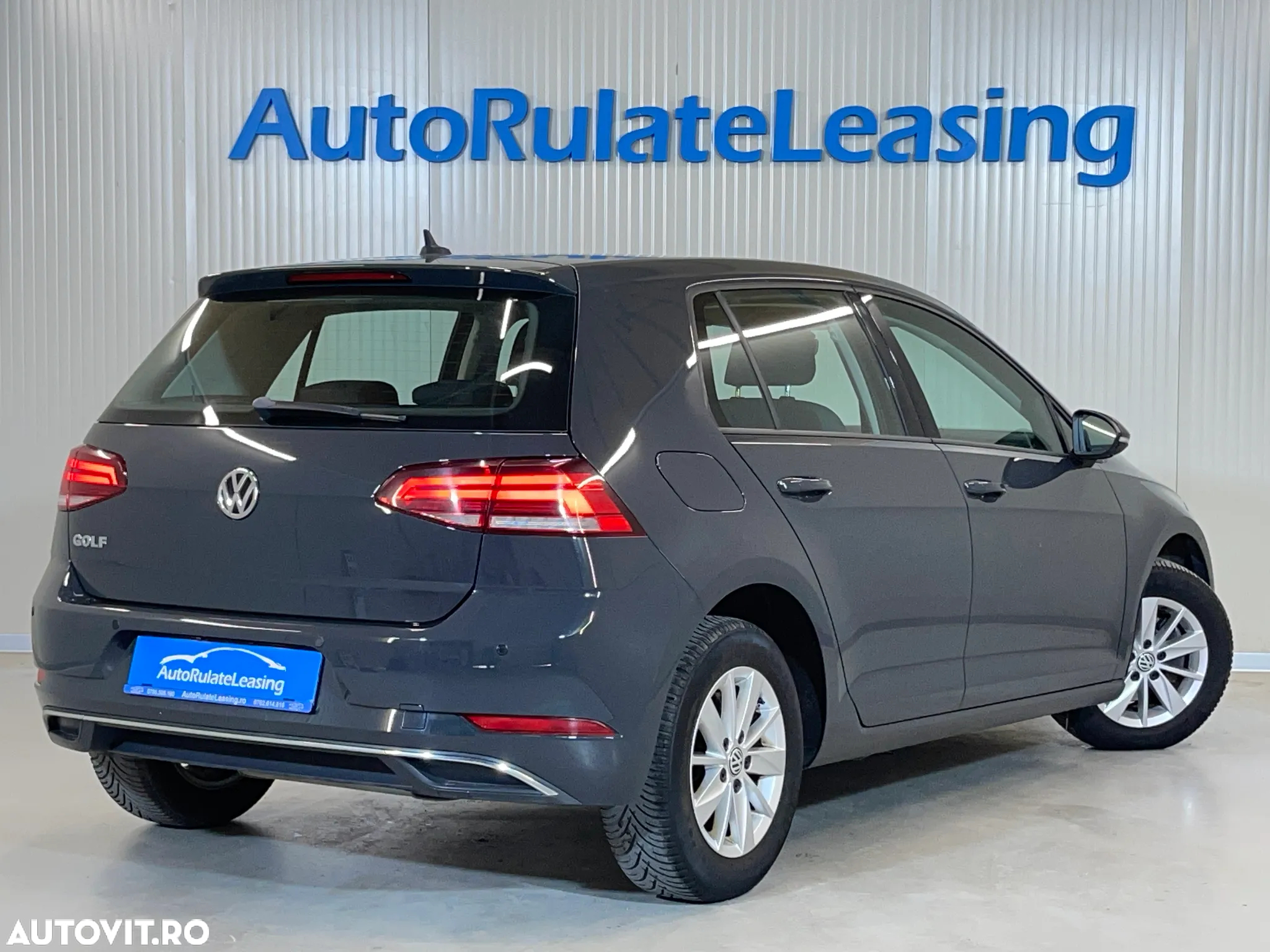 Volkswagen Golf 1.6 TDI Comfortline - 3