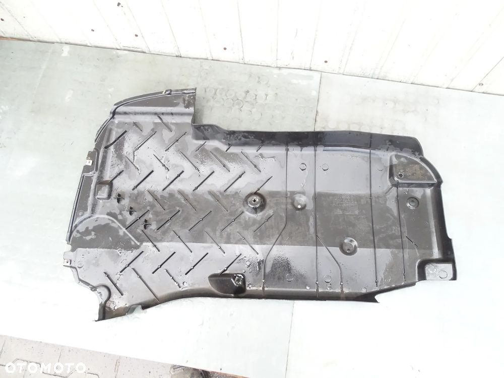 OSŁONA PODWOZIA MERCEDES C-KLASA W205 A2056900307