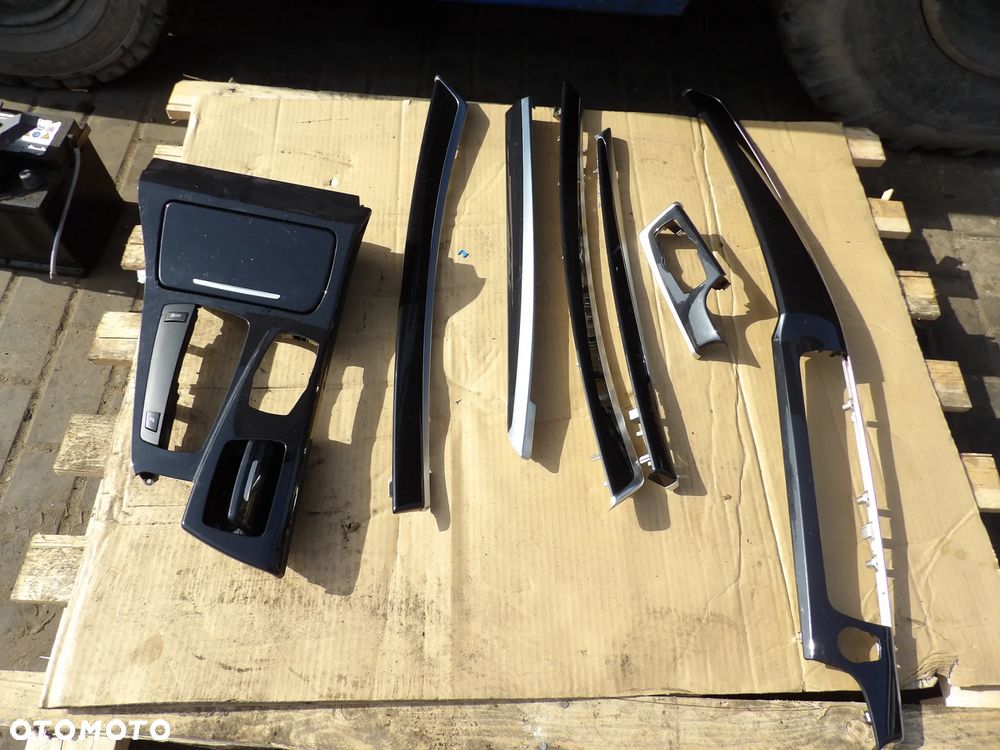 BMW - F11 - KOMPLET DEKORÓW - LISTWY OZDOBNE - EUROPA - AUTOMAT - 9206401  920921  9166644  9166649  9171782  9171779  9171780  9171781 - 1