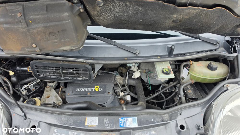 Renault Trafic Passenger - 18