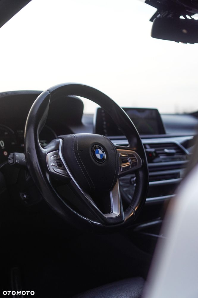 BMW Seria 7 - 11