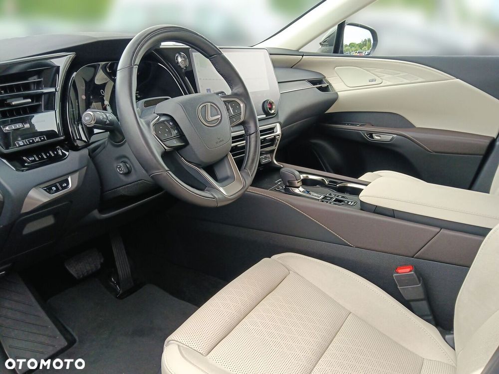 Lexus RX 450h+ Omotenashi - 11