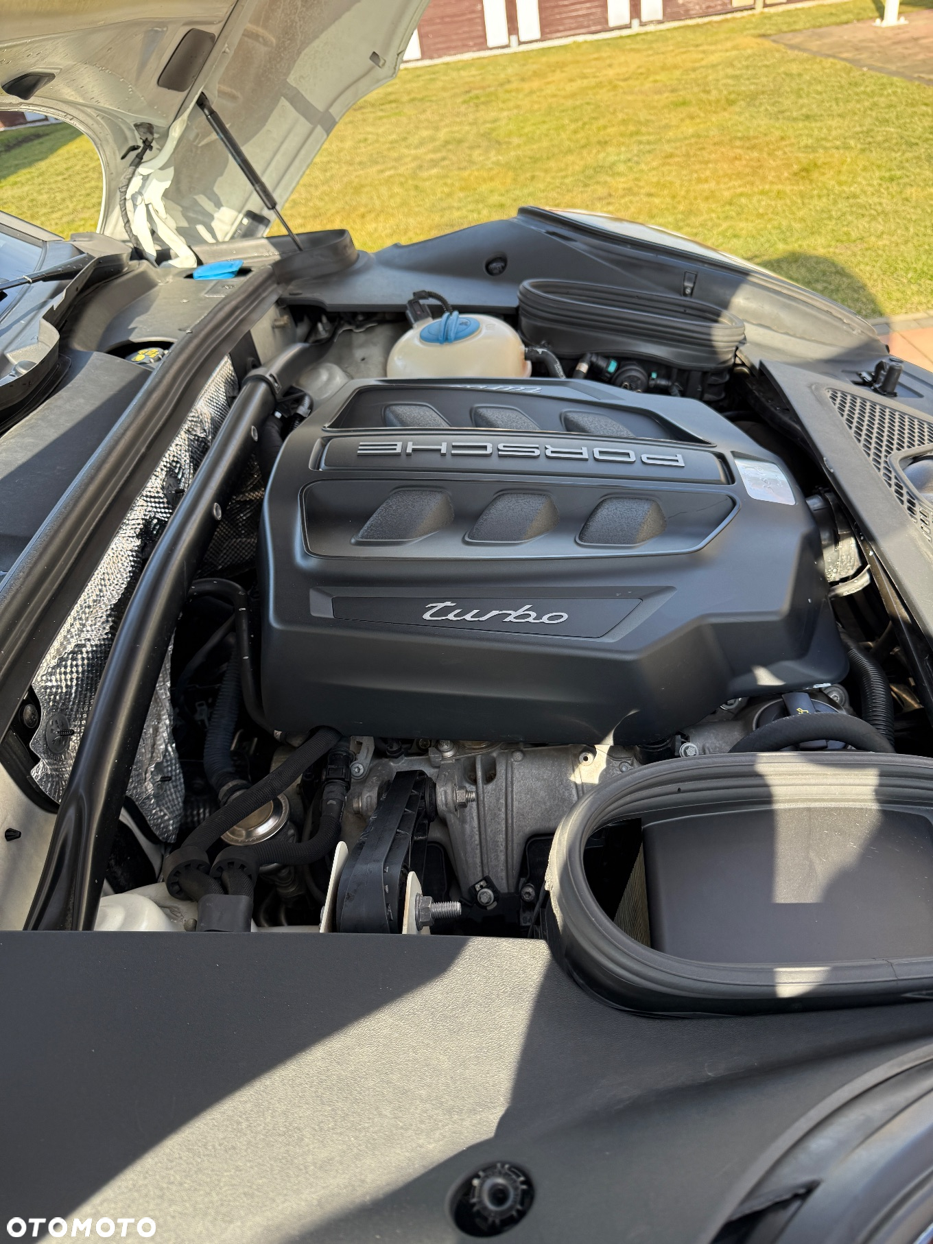 Porsche Macan Turbo - 38