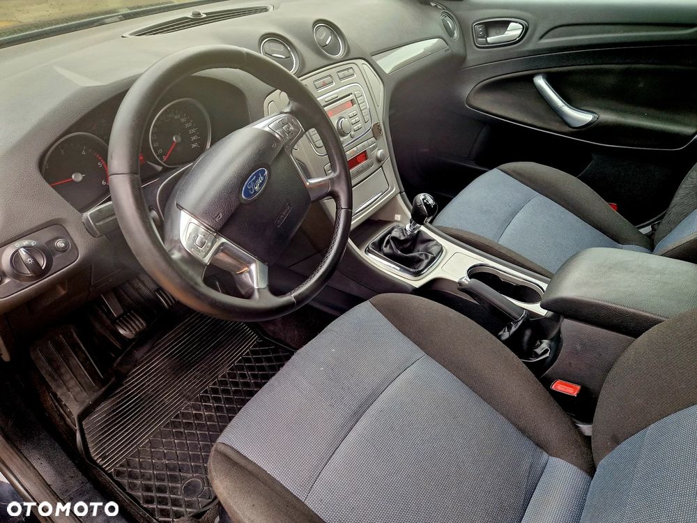 Ford Mondeo 1.8 TDCi Ambiente - 11