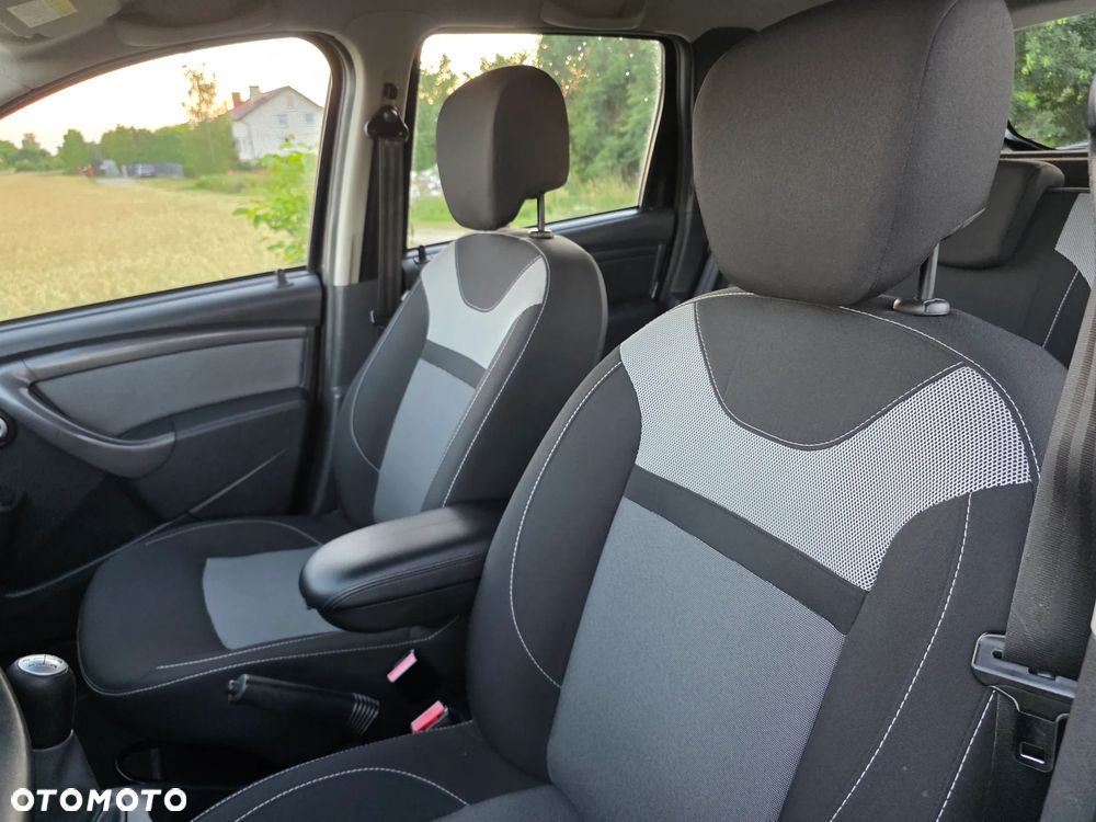 Dacia Duster 1.6 SCe Essential - 20