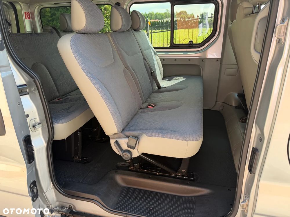 Renault Trafic Passenger - 6